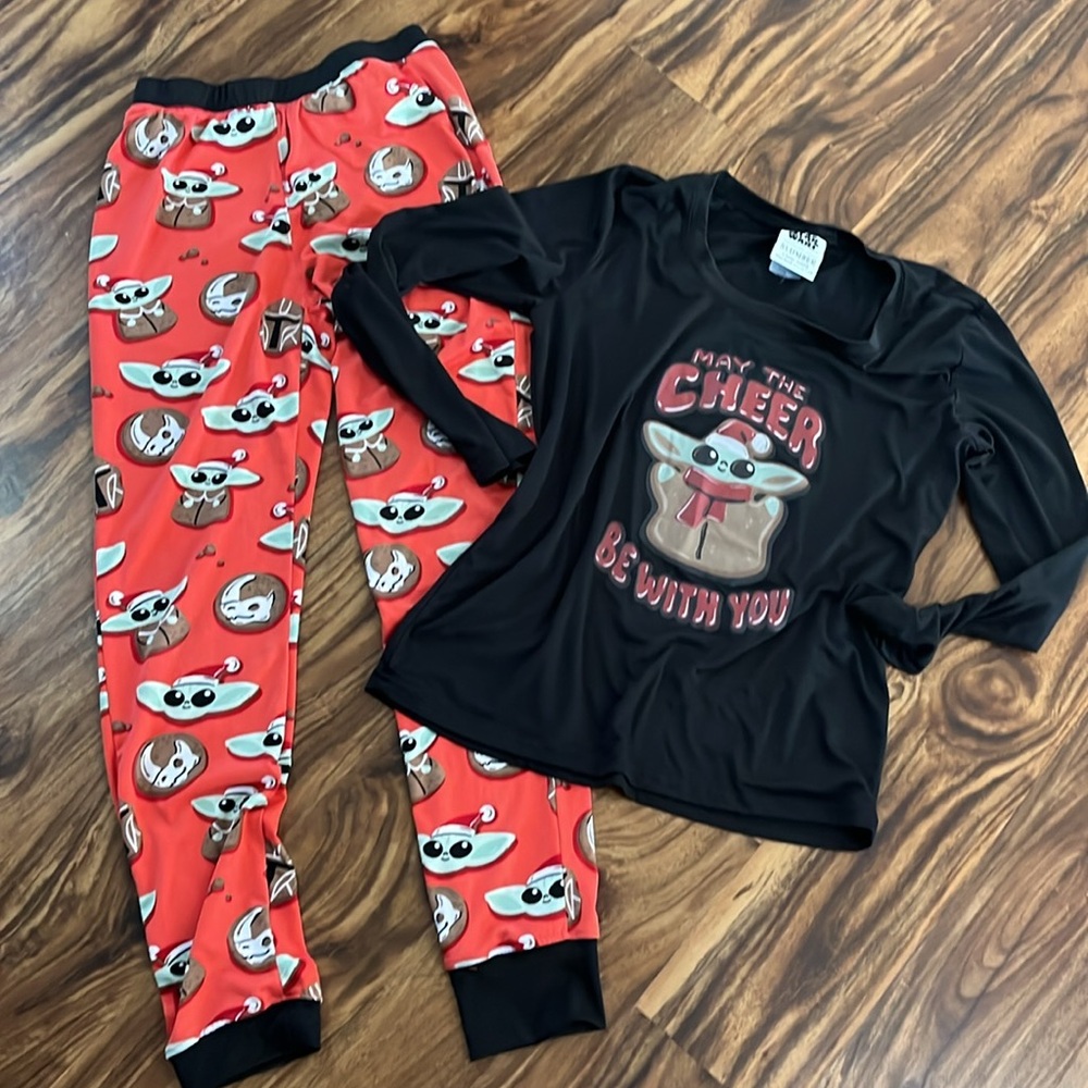 Star Wars  Pajama Set -Intimates & Sleepwear -Size Medium